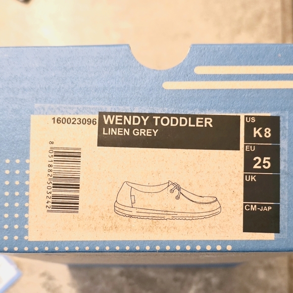 Hey Dude size 8K - Picture 2 of 2